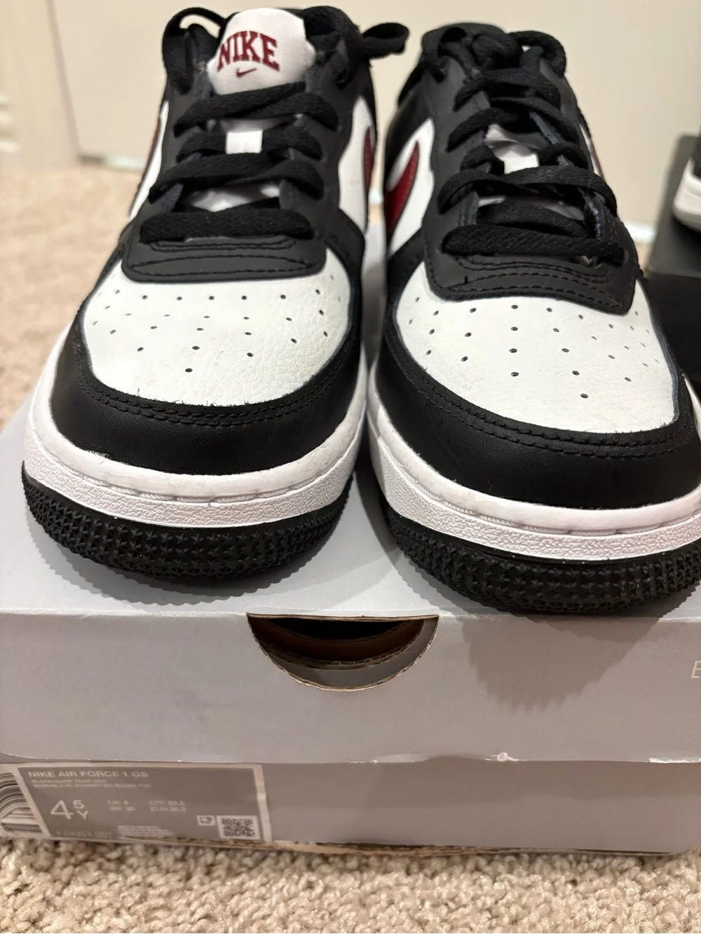 Nike Kids Black, White & Red Low-Top Sneakers